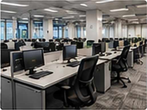 Puestos de call center equipados